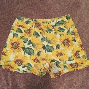 Sunflower high-waisted shorts!